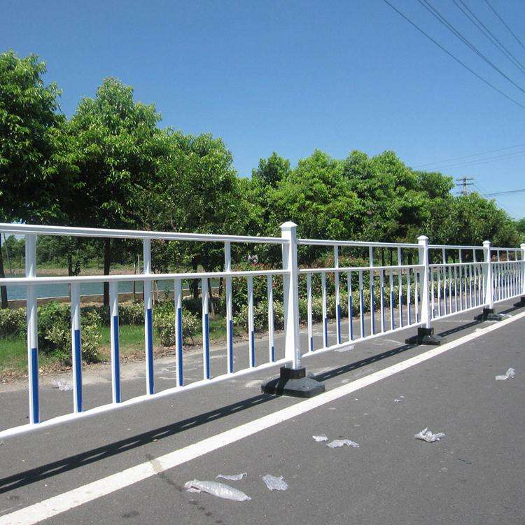 公路锌钢护栏安装技巧