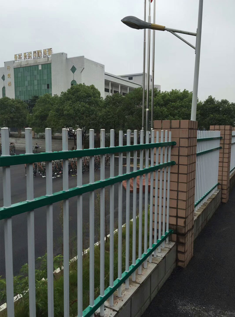 学校护栏厂家安装效果图